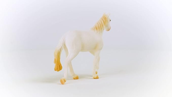 Schleich Farm World Camarillo Mare Horse Figurine - Realistic and Durable Farm Animal Toy Figure with Authentic Details, Fun and Imaginative Play for Boys and Girls, Gift for Kids Ages 3+ - Figurio