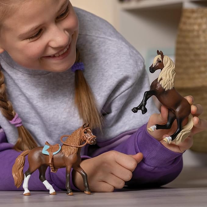 Schleich Horse Club 2023 Authentic Majestic Peruvian Pasos Mare Horse Figurine - Realistic Detailed Riding Horse Mare Toy for Boys and Girls Imagination and Play, Highly Durable Gift for Kids Ages 5+ - Figurio