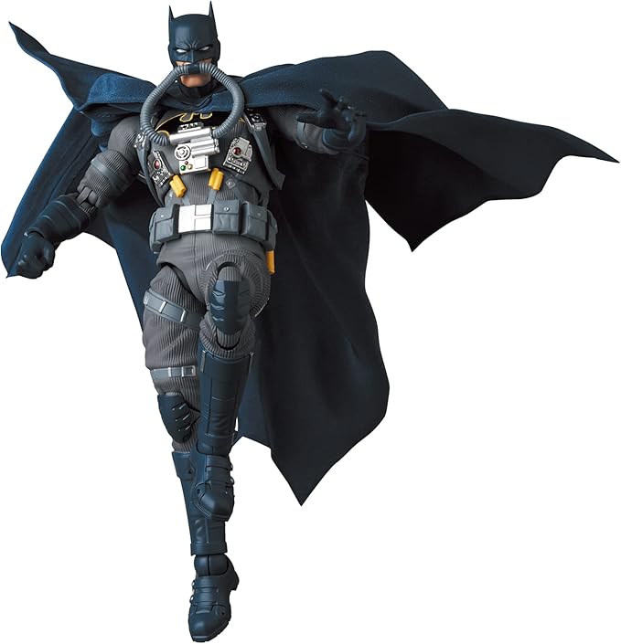 Medicom DC Comics: Batman Hush: Stealth Jumper Batman Mafex Action Figure, Multicolor - Figurio