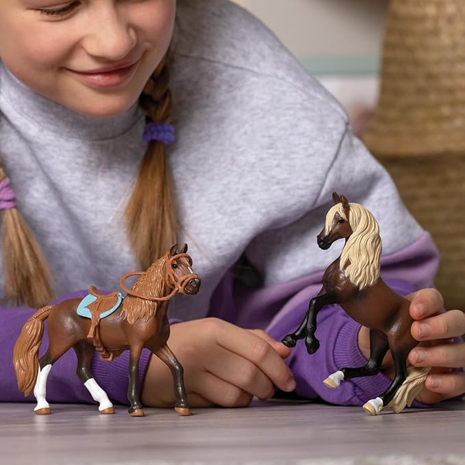 Schleich Horse Club 2023 Authentic Majestic Peruvian Pasos Mare Horse Figurine - Realistic Detailed Riding Horse Mare Toy for Boys and Girls Imagination and Play, Highly Durable Gift for Kids Ages 5+ - Figurio