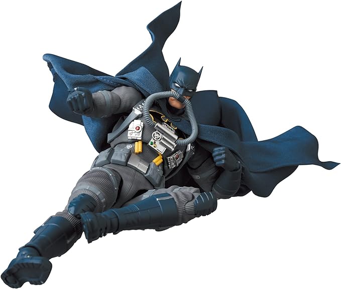 Medicom DC Comics: Batman Hush: Stealth Jumper Batman Mafex Action Figure, Multicolor - Figurio