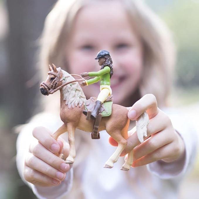 Schleich Horse Club, 10-Piece Playset, Horse Toys for Girls and Boys Ages 5-12, Sarah and Mystery the Horse - Figurio