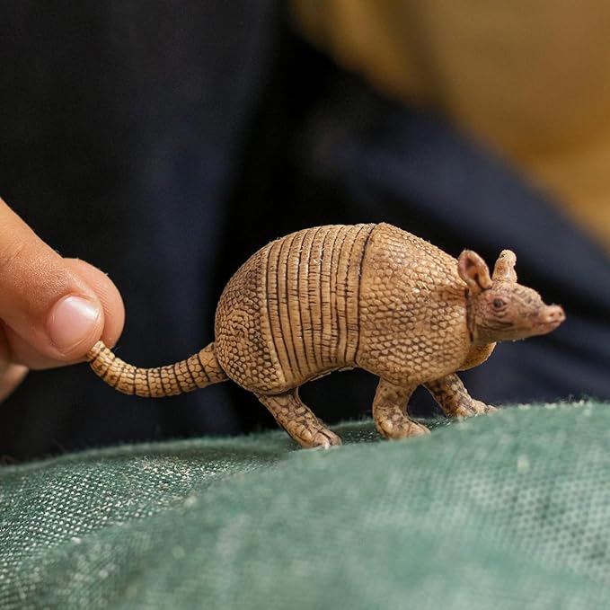 Schleich Wild Life New 2024 Wild Animal Toy Armadillo Figurine - Figurio