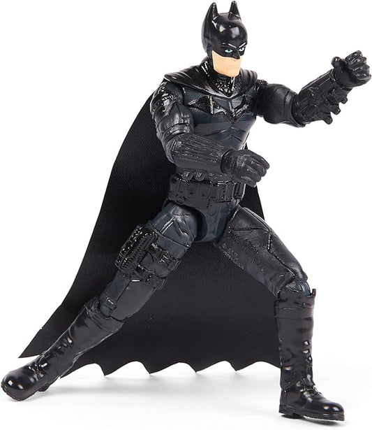 DC Comics, Batman 10cm Action Figure with 3 Accessories and Mystery Card, The Batman Movie Collectible Kids Toys for Boys and Girls Ages 3 and up - Figurio