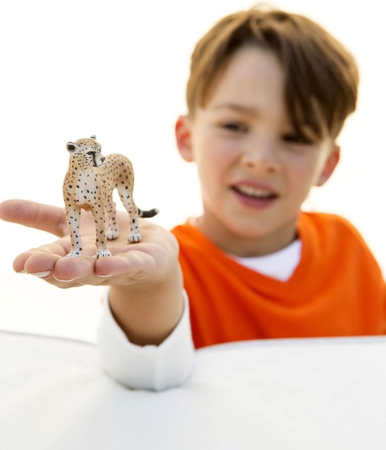 Schleich Wild Life Realistic Female Cheetah Figurine - Authentic and Highly Detailed Wild Animal Toy, Durable for Education and Fun Play for Kids, Perfect for Boys and Girls, Ages 3+ - Figurio