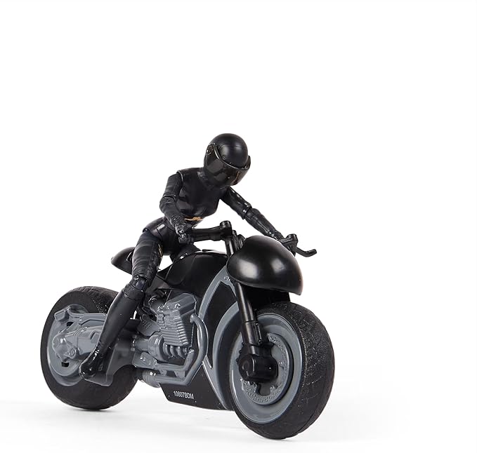 The Batman 2022 Movie Series Selina Kyle Chase Set with Batman and Motorcycle - Figurio