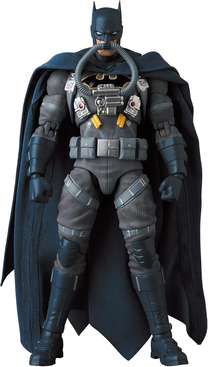 Medicom DC Comics: Batman Hush: Stealth Jumper Batman Mafex Action Figure, Multicolor - Figurio