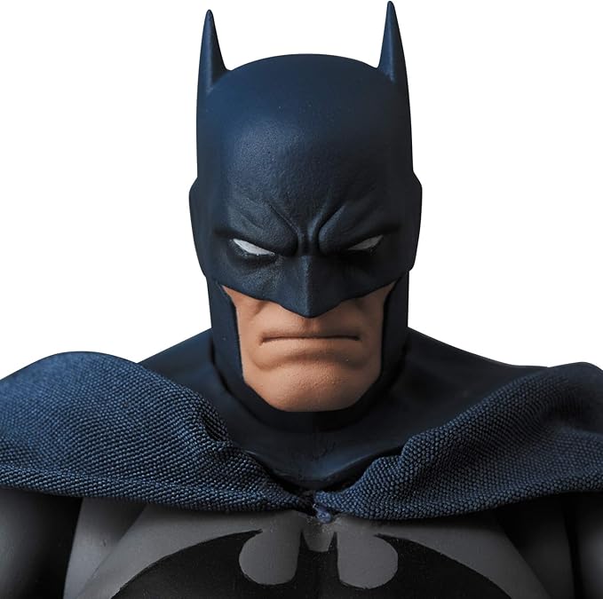 Medicom DC Comics: Batman Hush Mafex Action Figure - Figurio