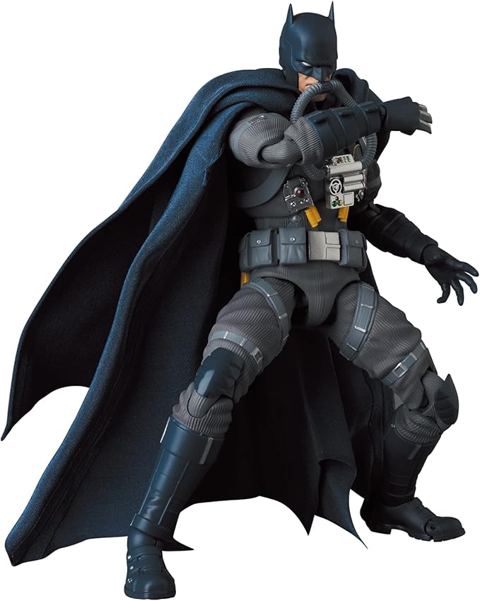 Medicom DC Comics: Batman Hush: Stealth Jumper Batman Mafex Action Figure, Multicolor - Figurio