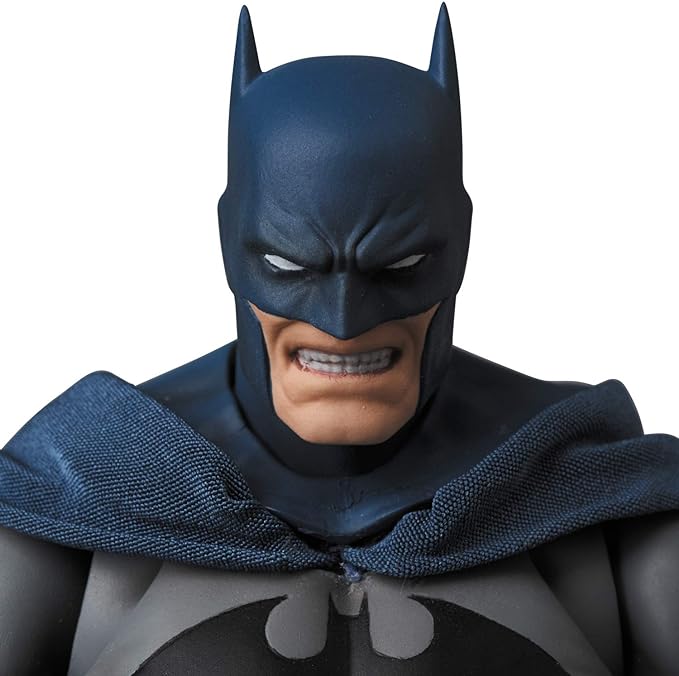 Medicom DC Comics: Batman Hush Mafex Action Figure - Figurio