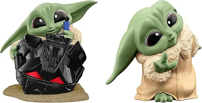 STAR WARS The Bounty Collection Series 5, 2-Pack Grogu Figures, 2.25-Inch-Scale Helmet Hijinks, Peek-A-Boo, Toy for Kids Ages 4 and Up - Figurio