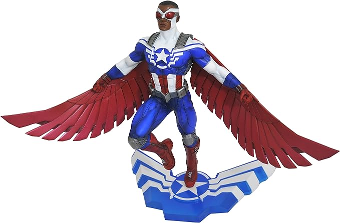 Diamond Select Toys Marvel Gallery: Captain America Sam Wilson PVC Figure - Figurio