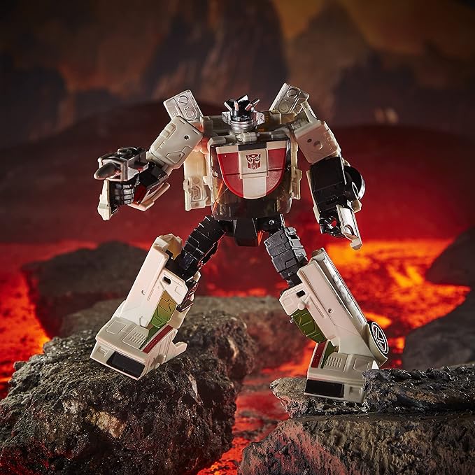 Transformers Toys Generations War for Cybertron: Kingdom Deluxe WFC-K24 Wheeljack Action Figure - Kids Ages 8 and Up, 5.5-inch - Figurio