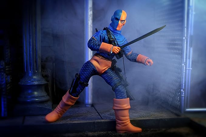 Mego DC Heroes: Deathstroke Previews Exclusive 8" Batman Action Figure, Multicolor - Figurio