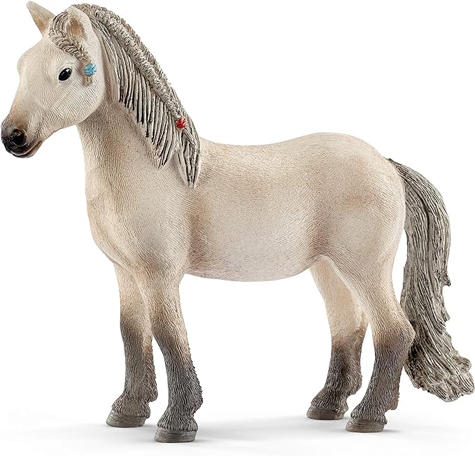 Schleich Horse Club, Horse Toys for Girls and Boys, Hannah's First-Aid Kit Horse Set with Icelandic Horse Toy, 7 Pieces, Ages 5+ - Figurio